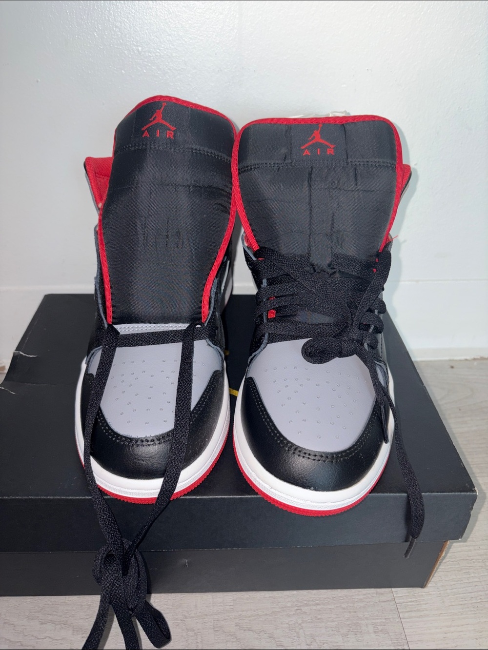BRAND NEW!Authentic Men's High-Top Air Jordan 1 Sneakers in Black, Gray & Red